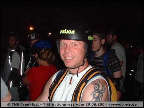 tns-2004-085.jpg