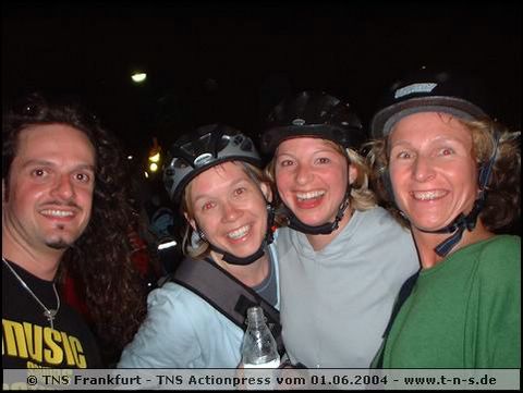 tns-2004-243.jpg