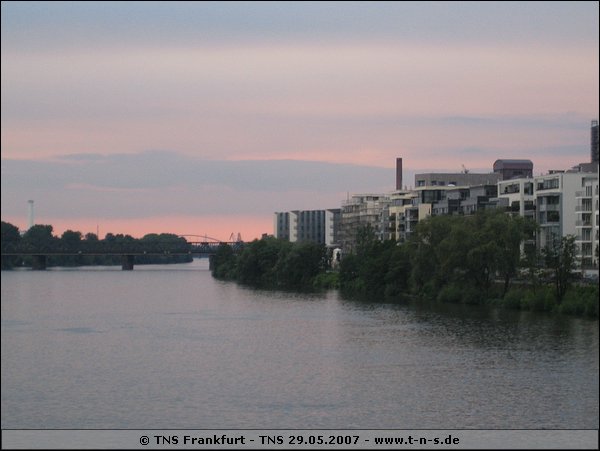 tns-070529-204858.jpg