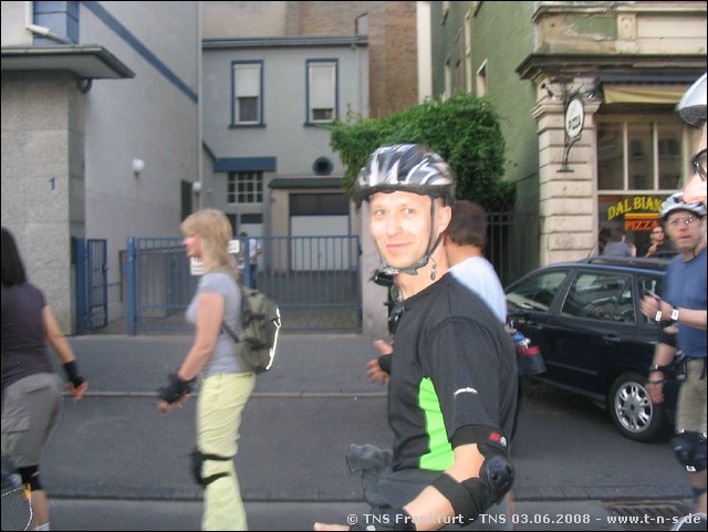 TNS-080603-203702.jpg