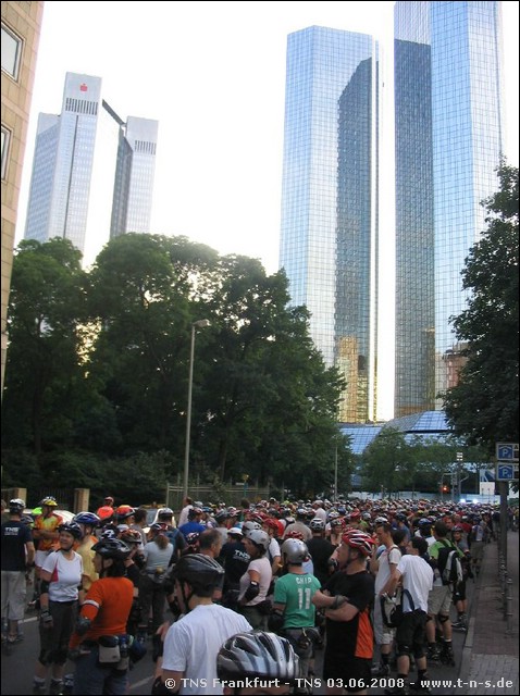 TNS-080603-205426.jpg