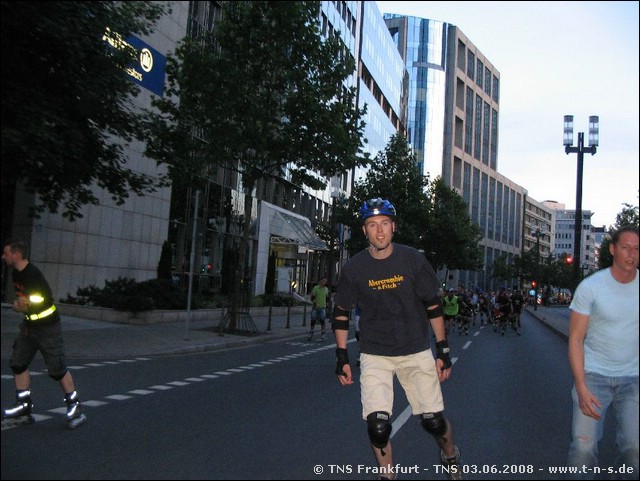 TNS-080603-212252.jpg