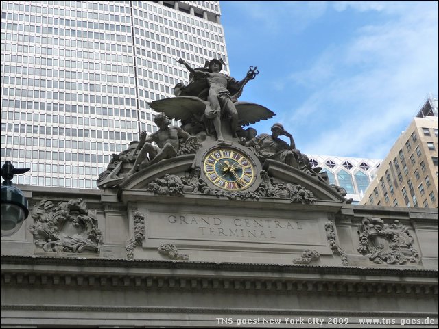 NYC-18142702-CH-P1010905.jpg